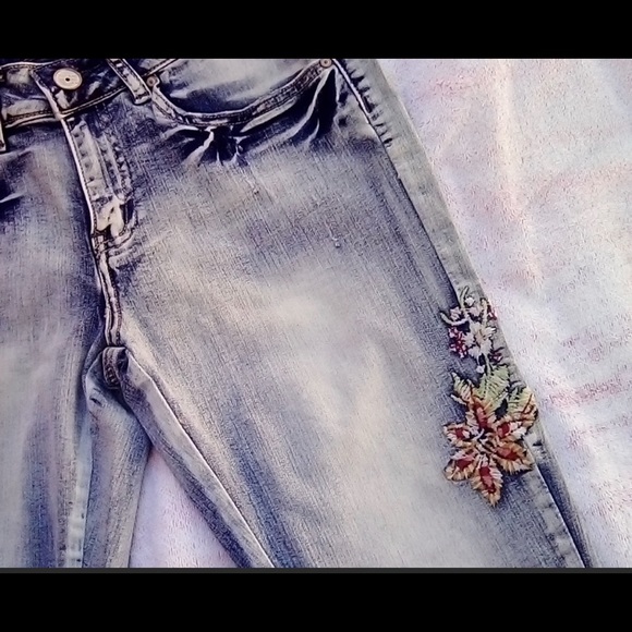 Rocks & Indigo Embroidered Crop Jeans 27 - Picture 5 of 13